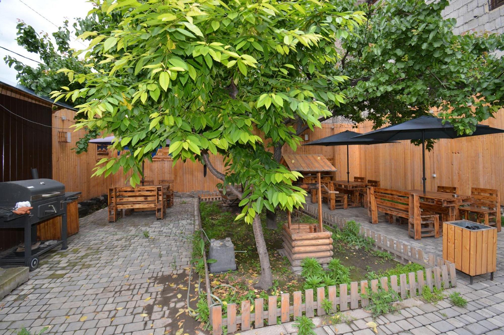 Hotel Partiez Erevan Exterior foto